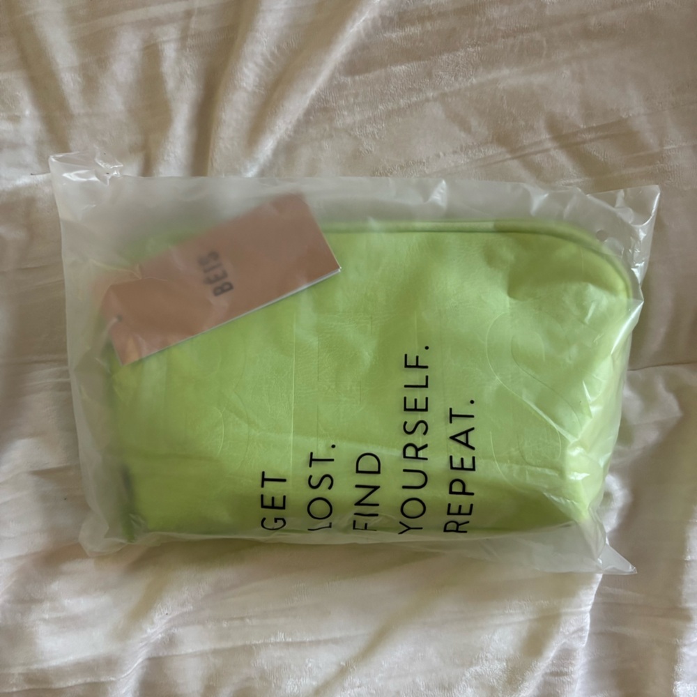 BÉIS citron cosmetic pouch set nwt